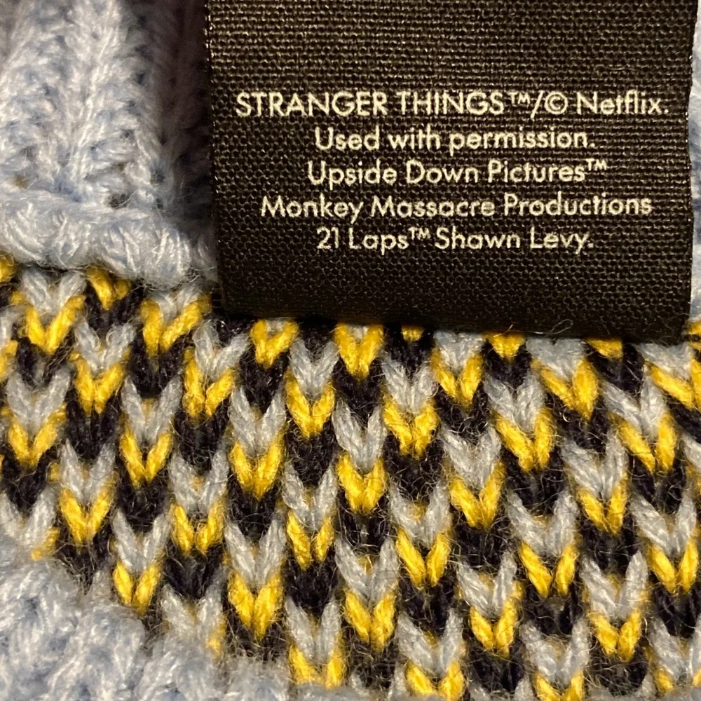 Stranger Things No Boundaries Scottie Dogs Light Blue Sweater XS/S NEW - Picture 12 of 13